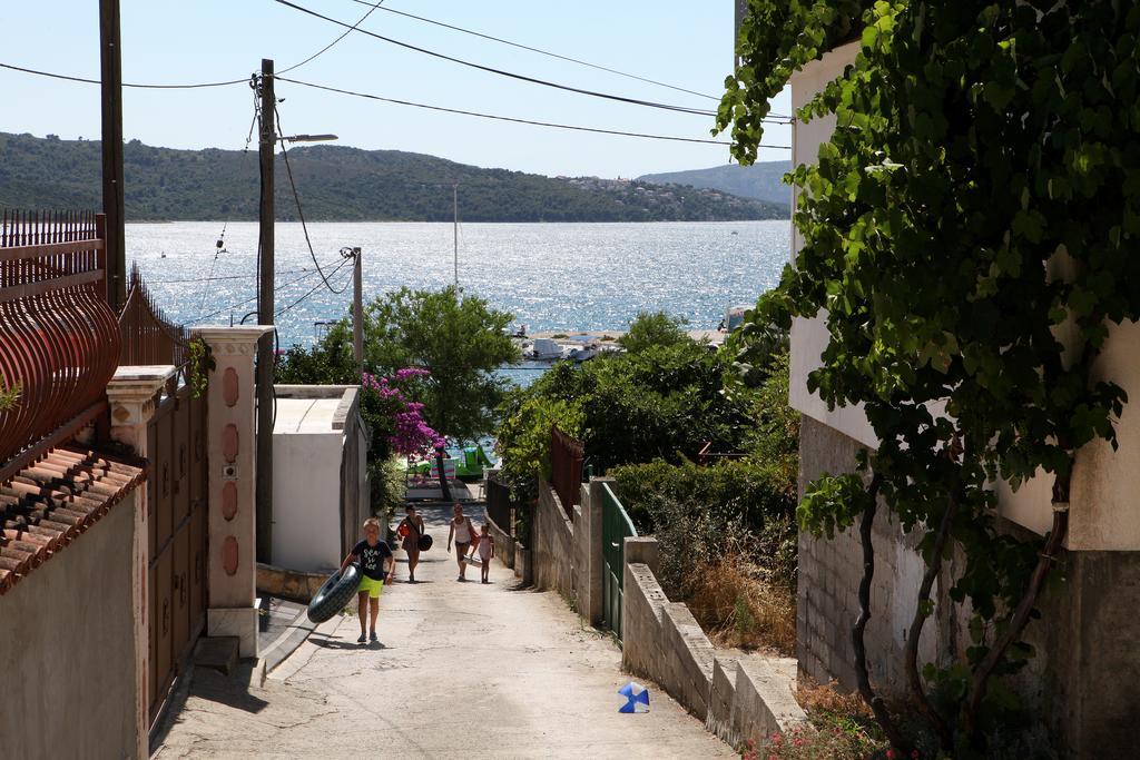 Apartments Jasmin Trogir Exterior foto
