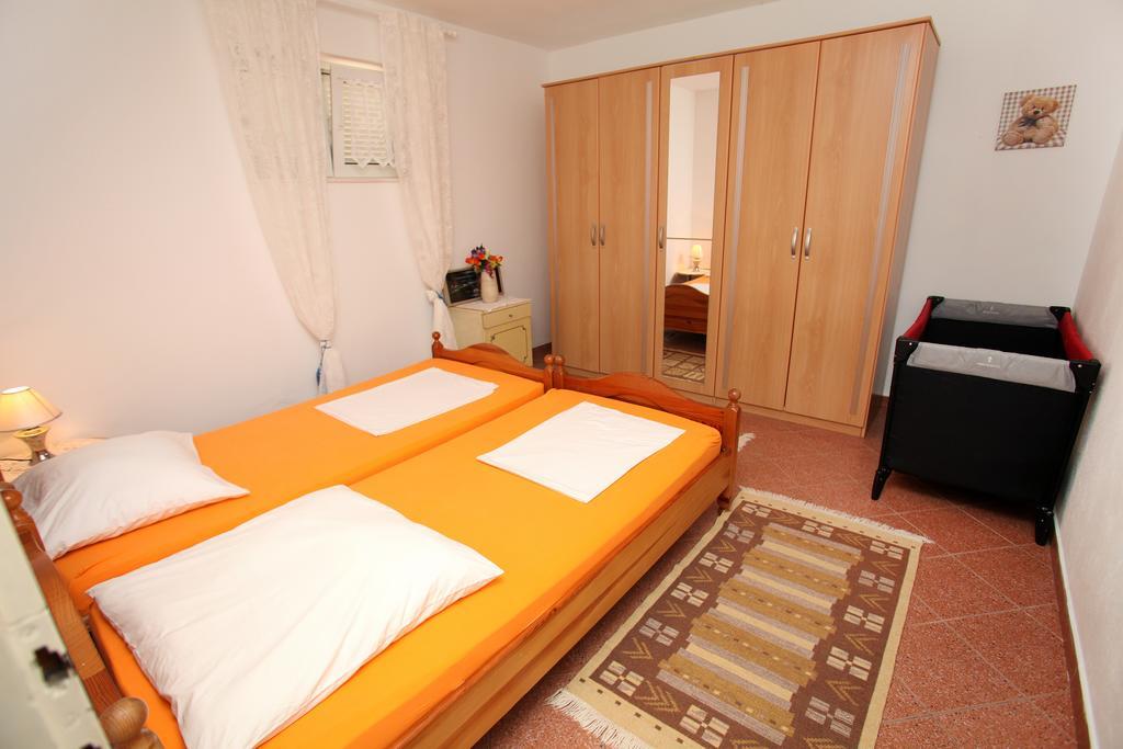 Apartments Jasmin Trogir Exterior foto